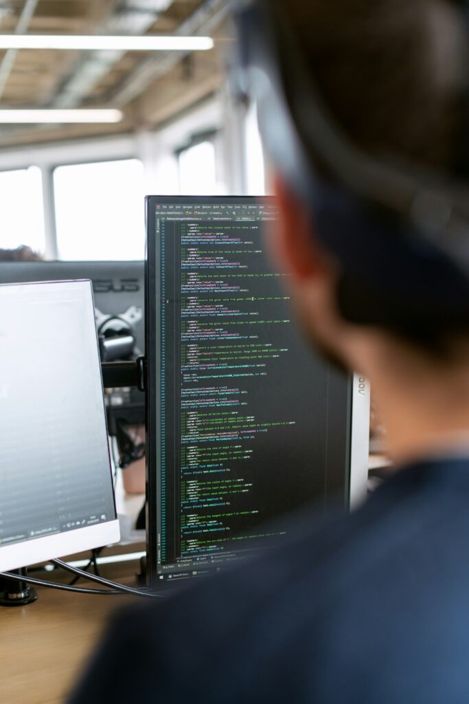 Detal stalowej konstrukcji platform parkingowych